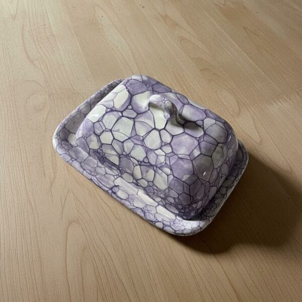 Beurrier rectangulaire en céramique bulle violet